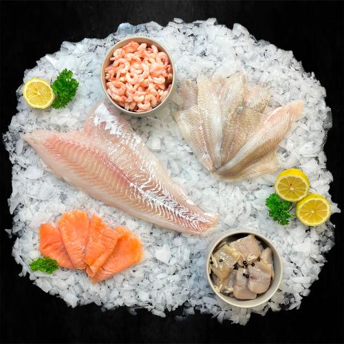 Blandet fiskekasse med julefisk til julebordet. Fisk til 4-6 personer. 